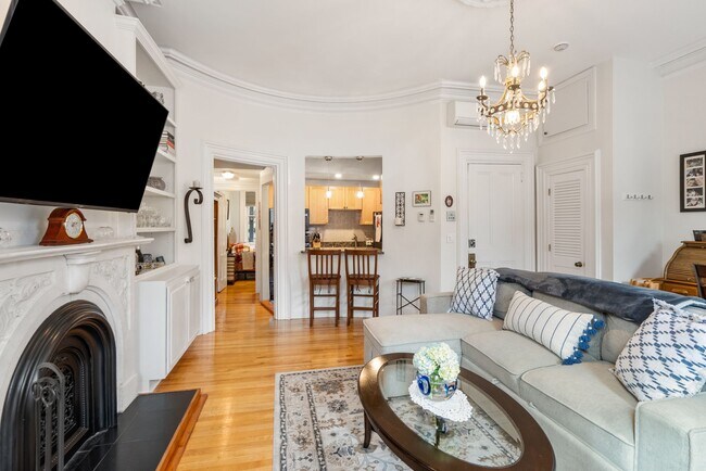 Building Photo - 597 Tremont St