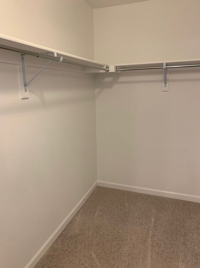 Building Photo - Beautiful Townhome In Monument With Two Ma...