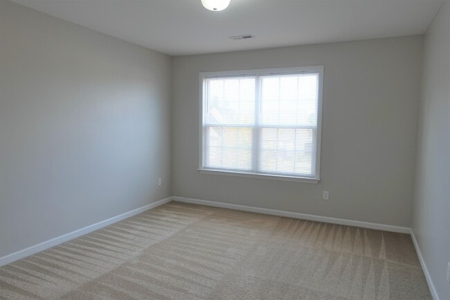 Building Photo - 1002 Whirlaway Cir