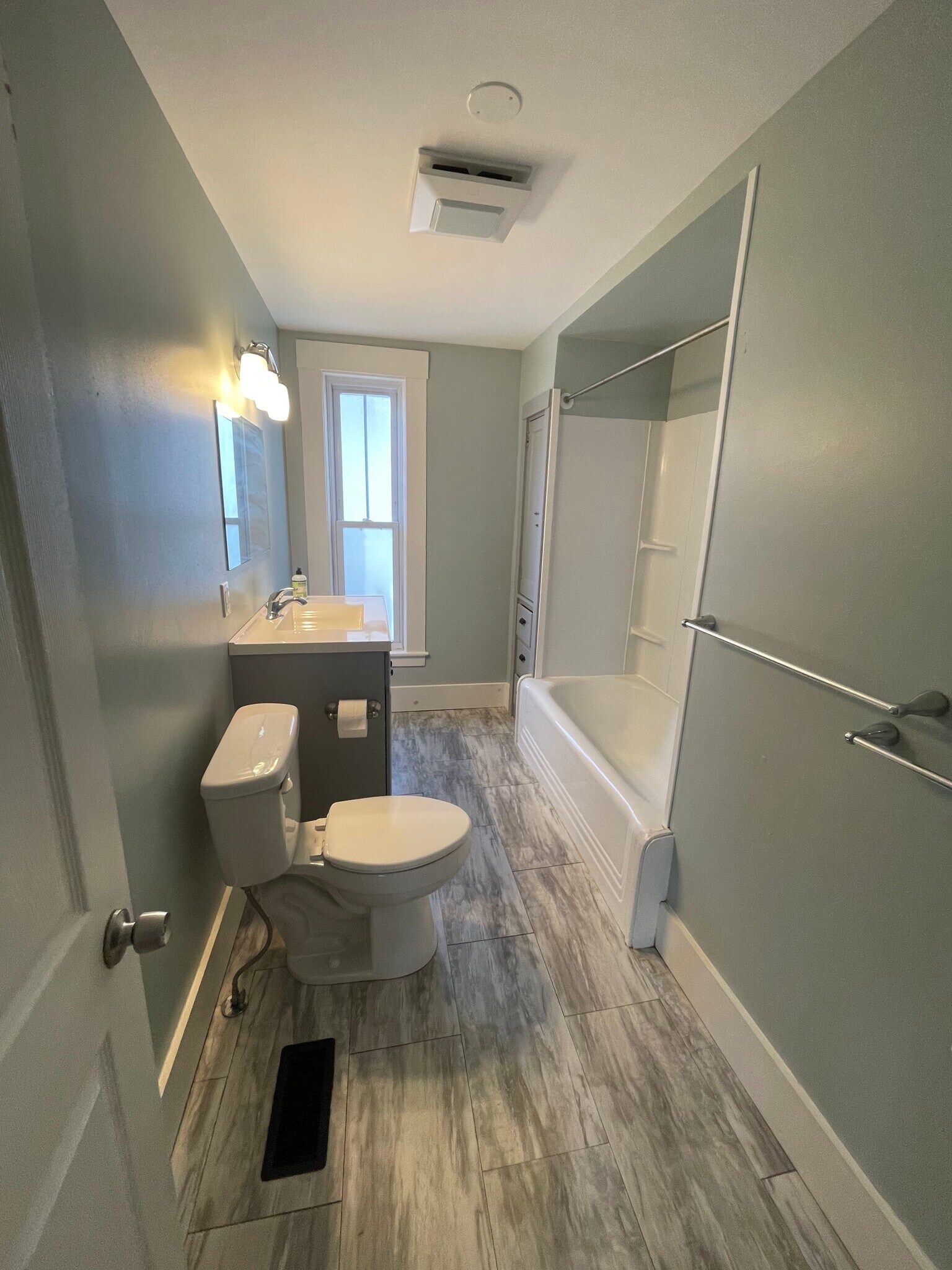 Building Photo - 56 Rumford St