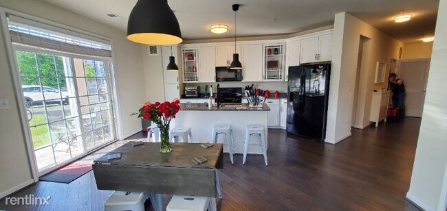 Building Photo - 2 br, 2 bath Condo - 3825 Doc Berlin Dr.