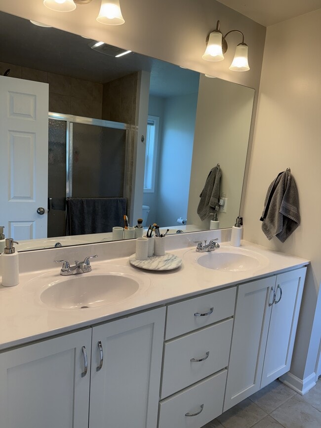 Building Photo - 166 Gwenedd Ln