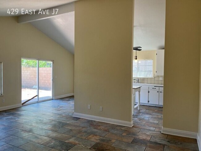 Building Photo - 429 East Ave J7-