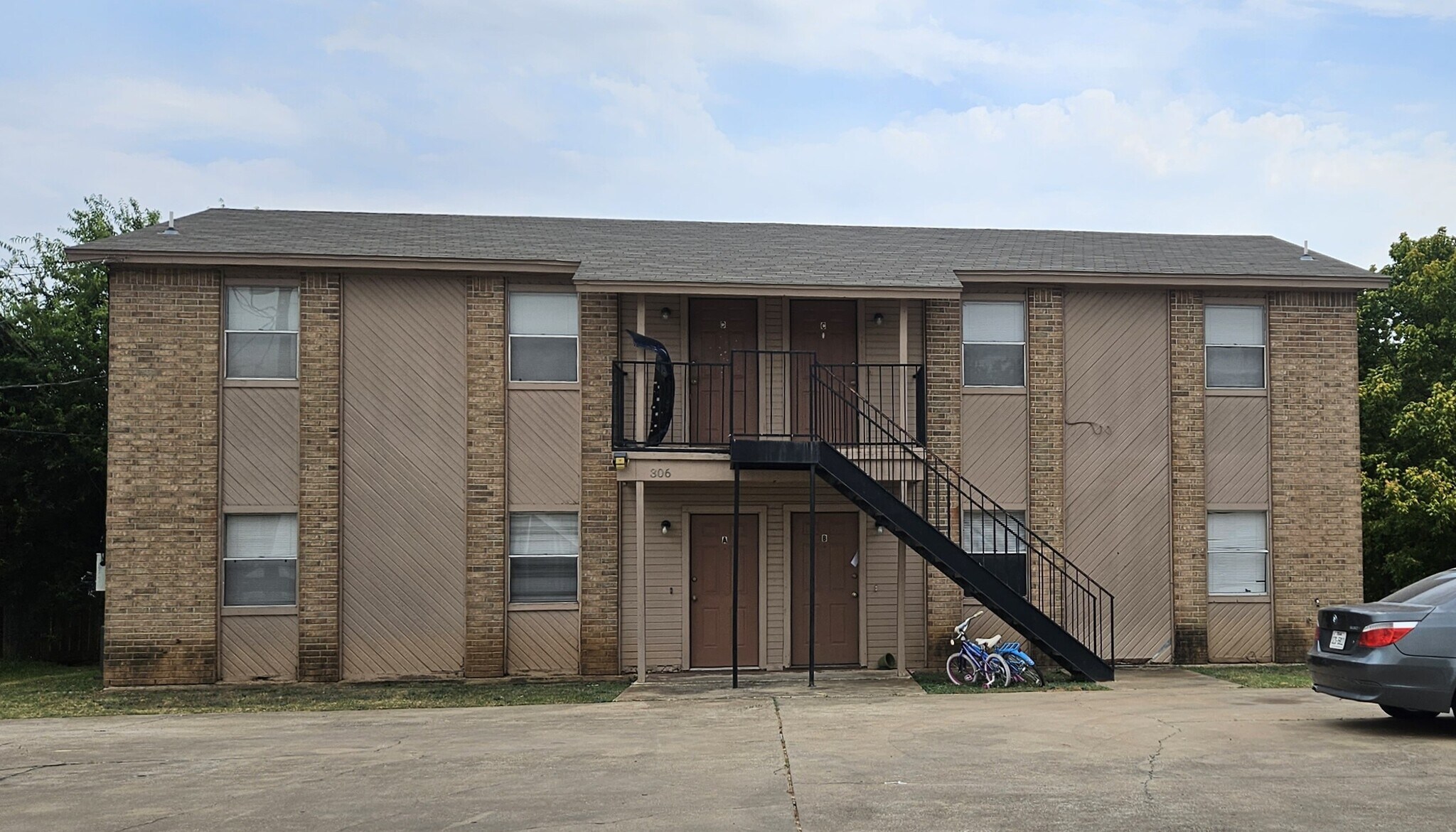 Building Photo - 306 Erby Ave