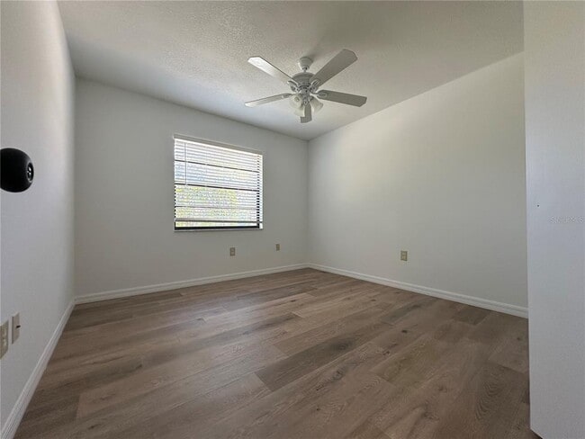 Building Photo - 733 Tropical Cir