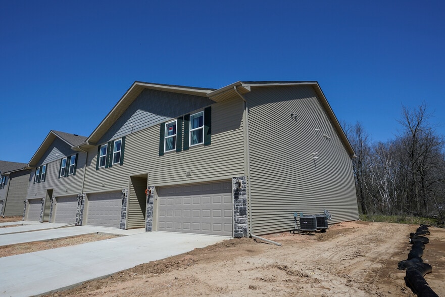 Building Photo - 639 McKay Way