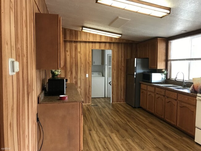 Building Photo - 3 br, 2 bath House - 27625 Smith Road