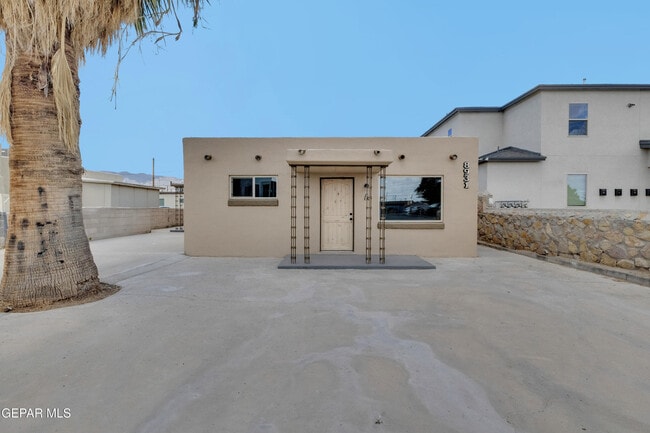 Building Photo - 8931 Robert Dr