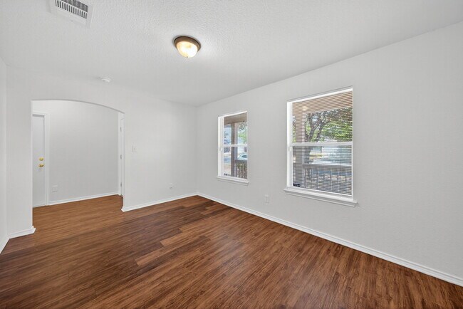 Building Photo - 4935 Dahlia Terrace