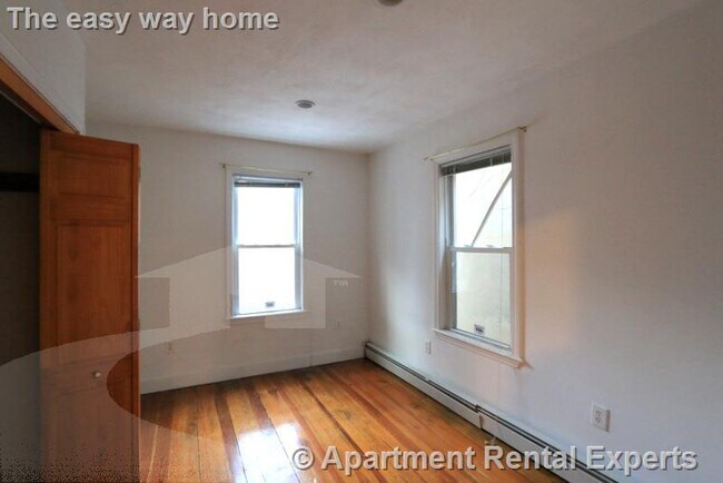 Building Photo - 187 Brookline St