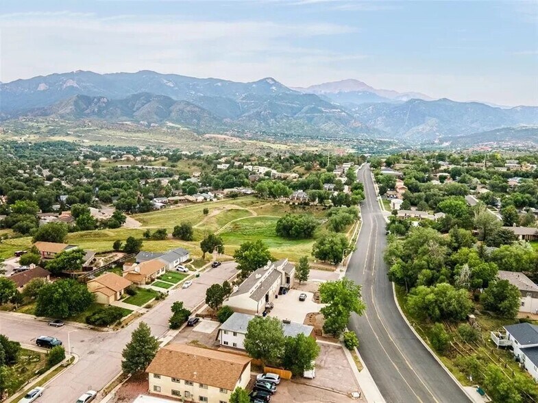 Building Photo - 2136 Friendship Pl