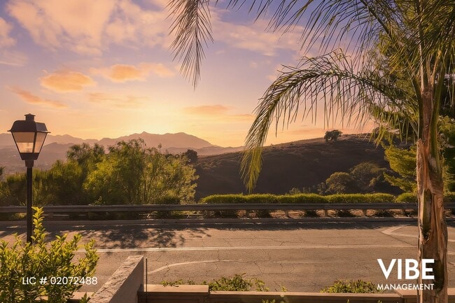 Building Photo - LOCATION, LOCATION, LOCATION!!!! "Hidden Canyon" w/ MOUNTAIN & SUNSET VIEWS