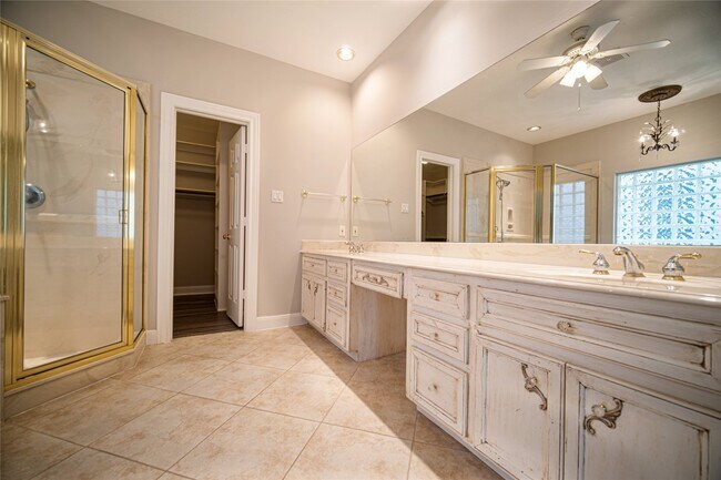 Building Photo - 4423 Lakeshore Forest Dr