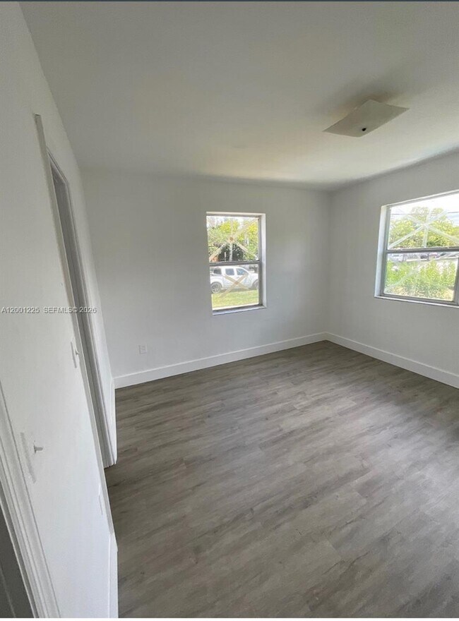 Building Photo - 2410 NW 11th St