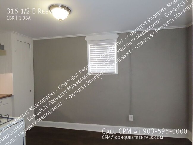 Building Photo - Unique Studio Apartment Near Hospital Dist...