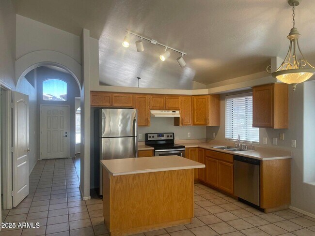 Building Photo - 2230 E Menadota Dr