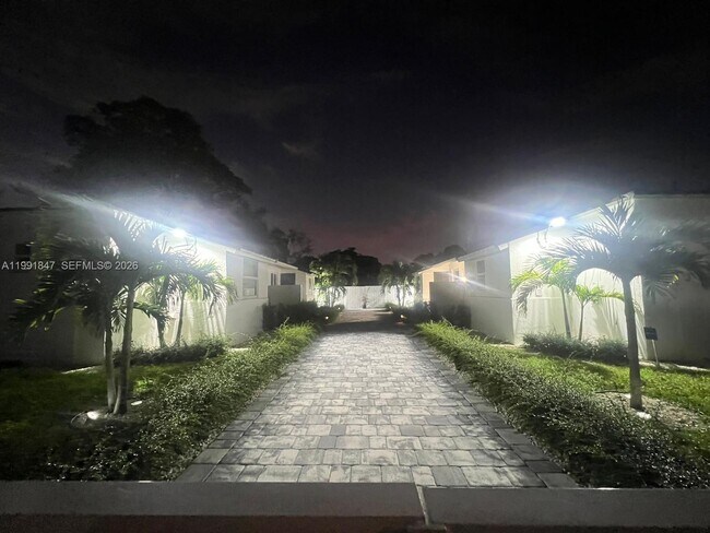 Building Photo - 2315 Taylor St