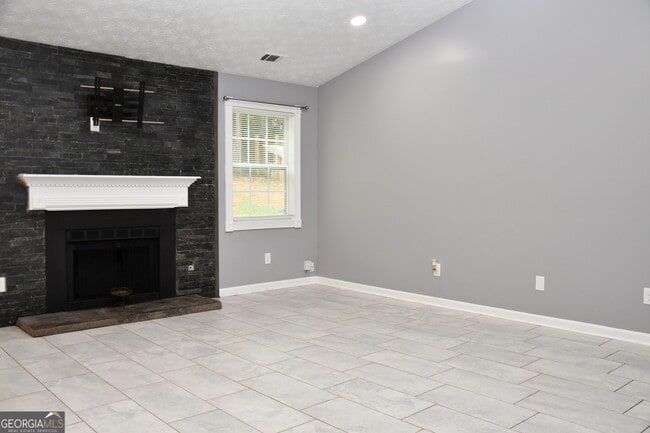Building Photo - 5932 Homestead Cir