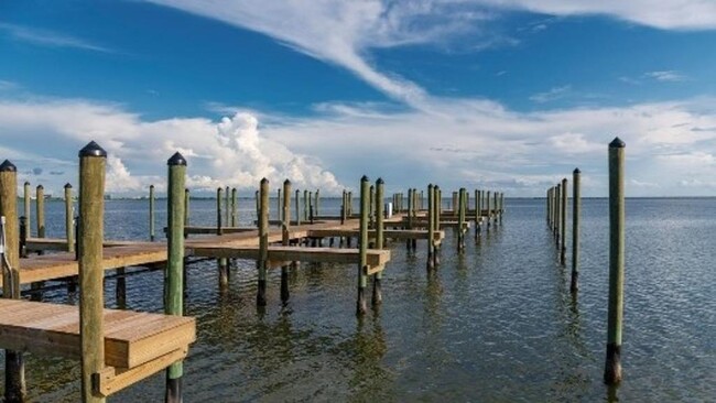 Building Photo - 7616 W Courtney Campbell Causeway