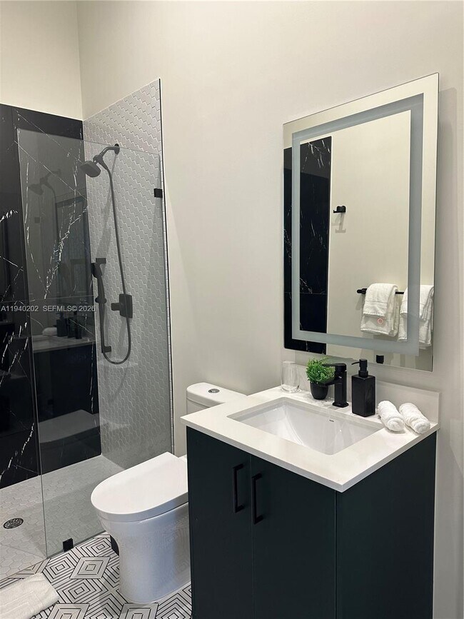 Building Photo - 4220 Laguna St