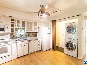 Building Photo - One Bedroom Townhouse