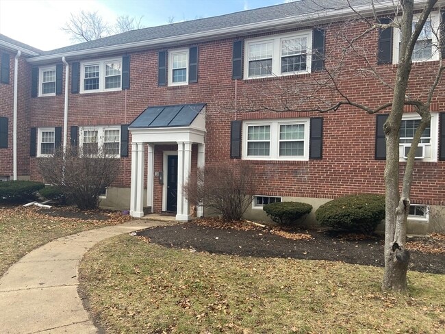 Building Photo - 926 Massachusetts Ave