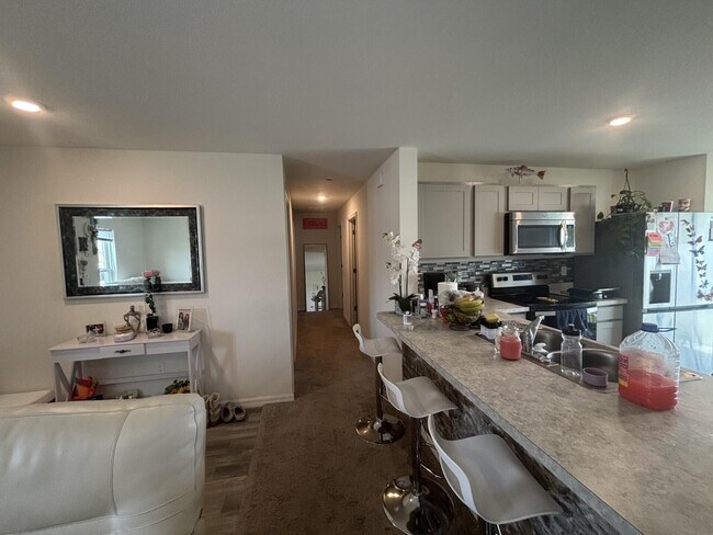 Building Photo - 402 NE Mainsail St