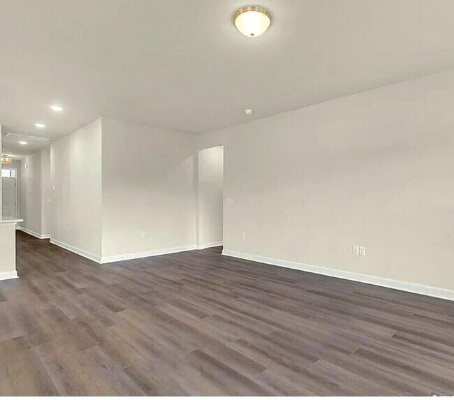 Building Photo - 1871 Villena Dr