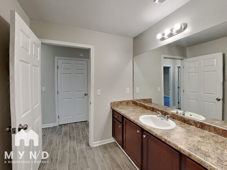 Building Photo - 5581 Ricky Ln