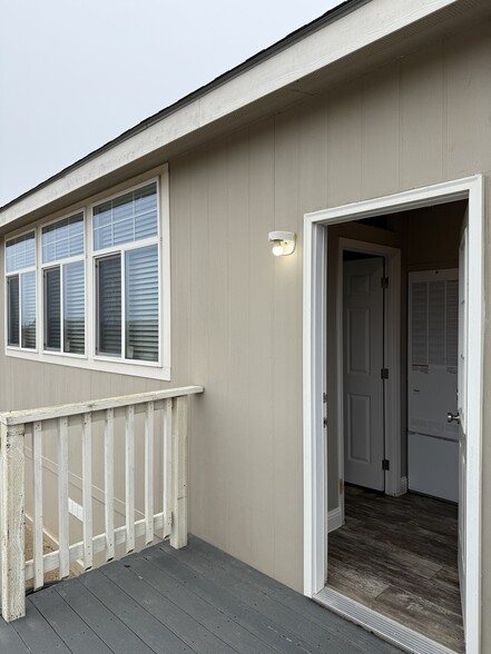 Building Photo - 819 Dianne Dr