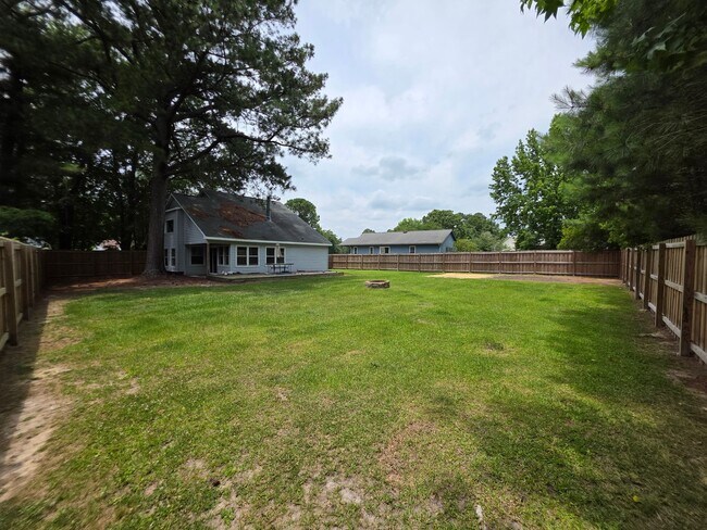Building Photo - Charming 3-Bedroom Retreat Near Camp Lejeune's Main Gate