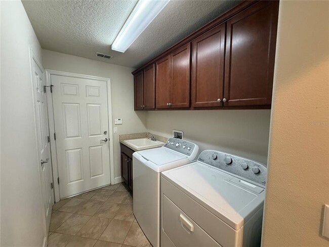 Building Photo - 12114 Tripletail Ln