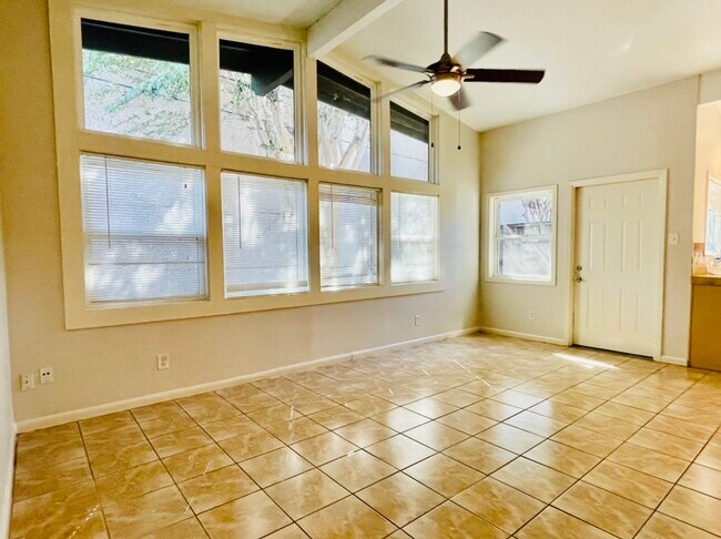 Building Photo - 4733 Merwin St