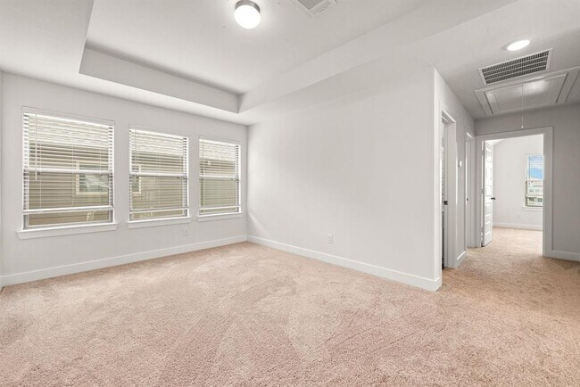 Building Photo - 801 Laguna Grn Ln