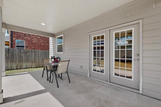 Building Photo - 712 Madalin Rue Ct