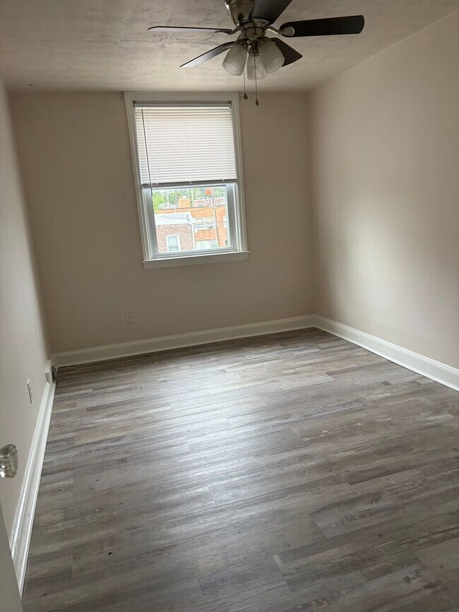 Building Photo - 2259 Dermond Ave