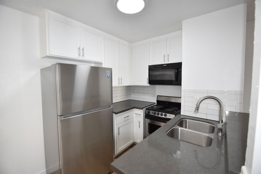 Building Photo - 13800 Sherman Way