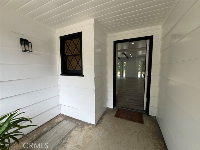 Building Photo - 2212 Linda Flora Dr