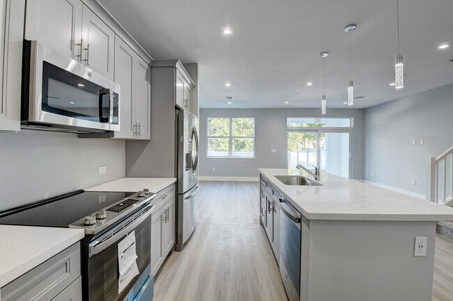 Building Photo - Frederick Isles Townhomes - Delray Beach