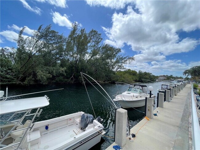 Building Photo - 2840 NE 14th Street Causeway