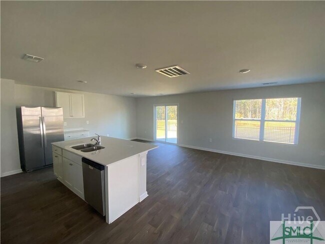 Building Photo - Available NOW!! 4 bedroom 2.5 bath home in RINCON, GA!!!