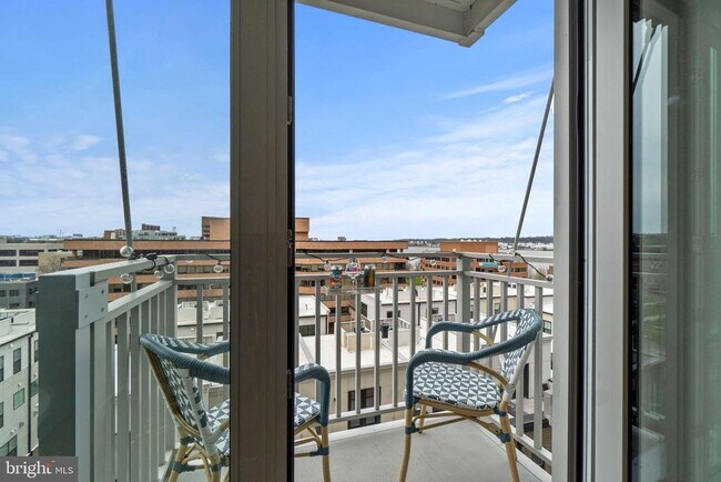 Building Photo - 925 N Fairfax St