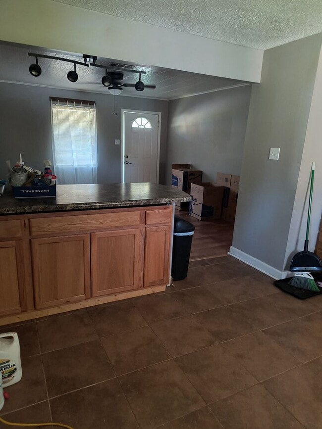 Building Photo - Single Family Home for Rent