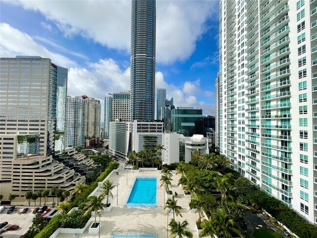 Building Photo - 950 Brickell Bay Dr