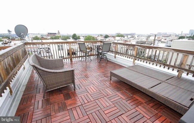 Building Photo - 1718 Marshall St