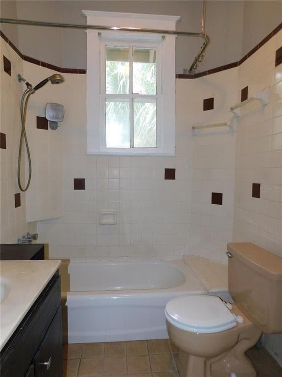 Building Photo - 541 NE 11th St