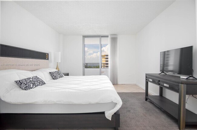 Building Photo - 5555 Collins Ave