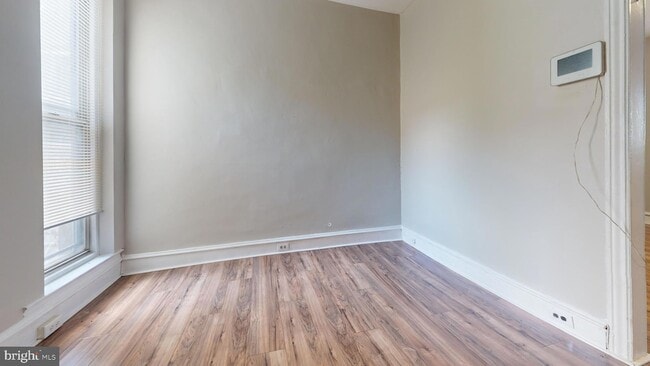 Building Photo - 44 N Yewdall St
