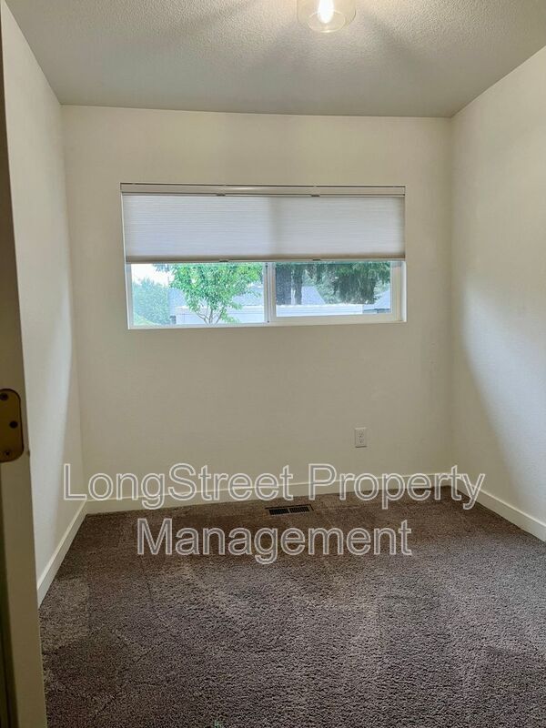 Building Photo - 7343 SE 84th Ave