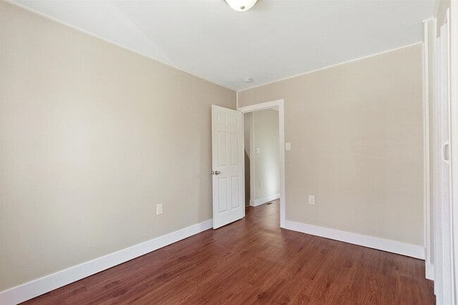 Building Photo - Charming 3 Bed, 1.5 Bath Home in York Pa!